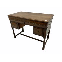 Mid 20th century figured oak bedroom furniture, comprising chest, fitted with five drawers; dressing table and double bedstead
