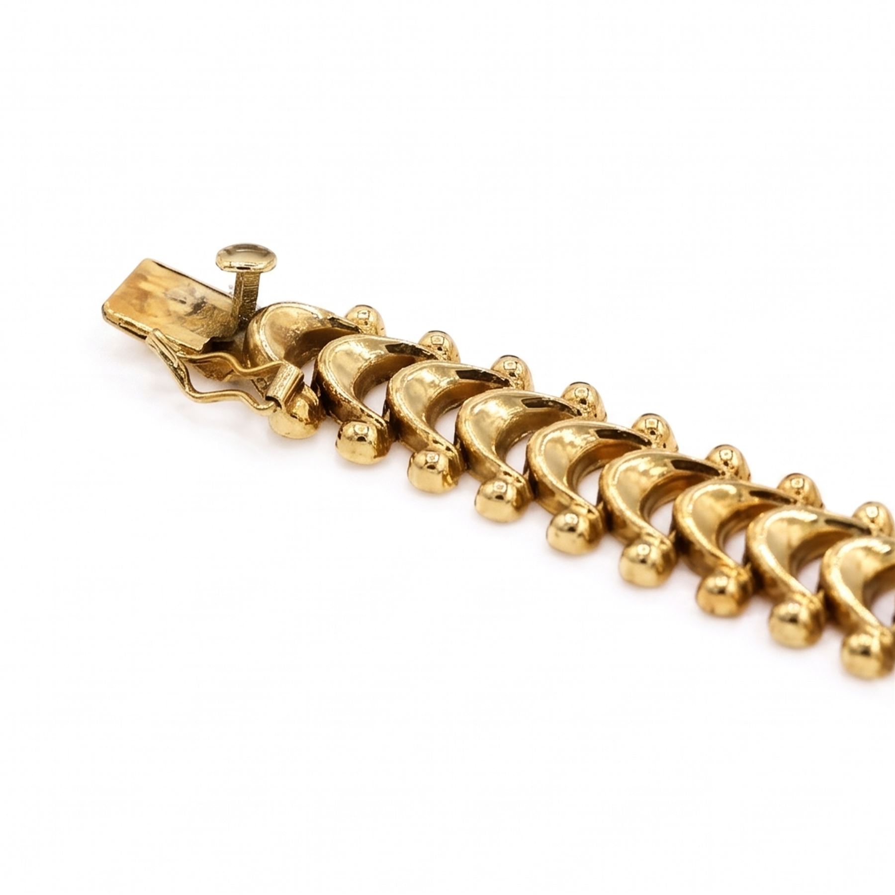 18ct gold fancy link bracelet, stamped 750