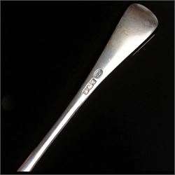 Suite of Edwardian silver rat tail cutlery engraved with a crest comprising twelve table forks, eleven dessert forks, twelve table spoons, eleven dessert spoons, nine teaspoons, soup ladle, pair of sauce ladles and basting spoon Sheffield 1901/02 Maker John Round & Son Ltd