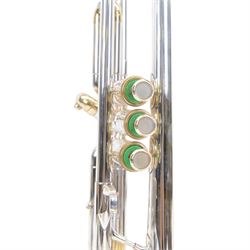 Vintage 20th century Olds Recording Los Angeles silver finished trumpet with three cylinder valves, finger ring and mouthpiece, in a velvet lined hard case.