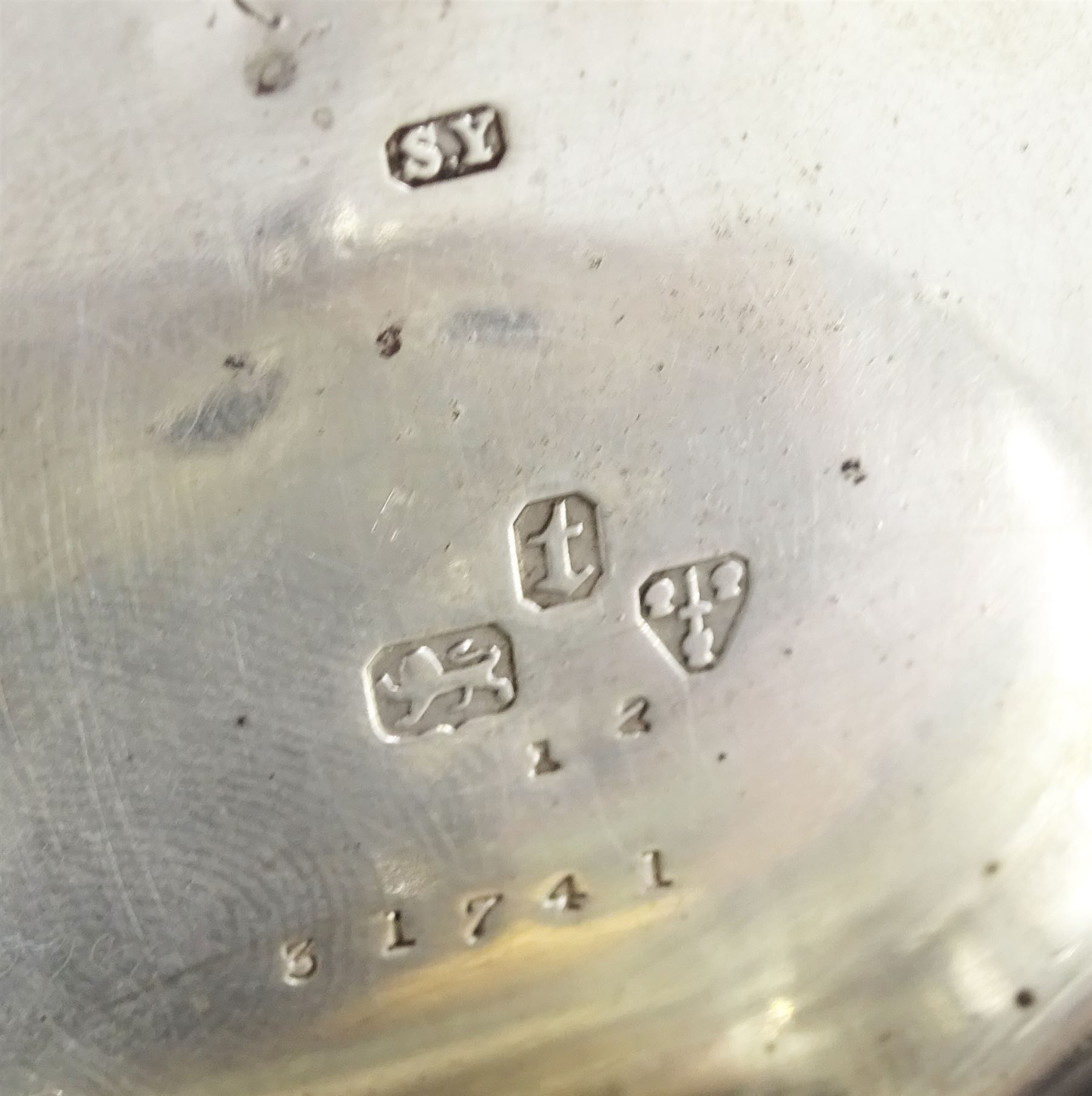 Victorian silver centre seconds key wound chronograph pocket watch No. 31741, white enamel dial with Roman numerals, outer seconds track numbered 25-300, case by Samuel Yeomans, Chester 1882