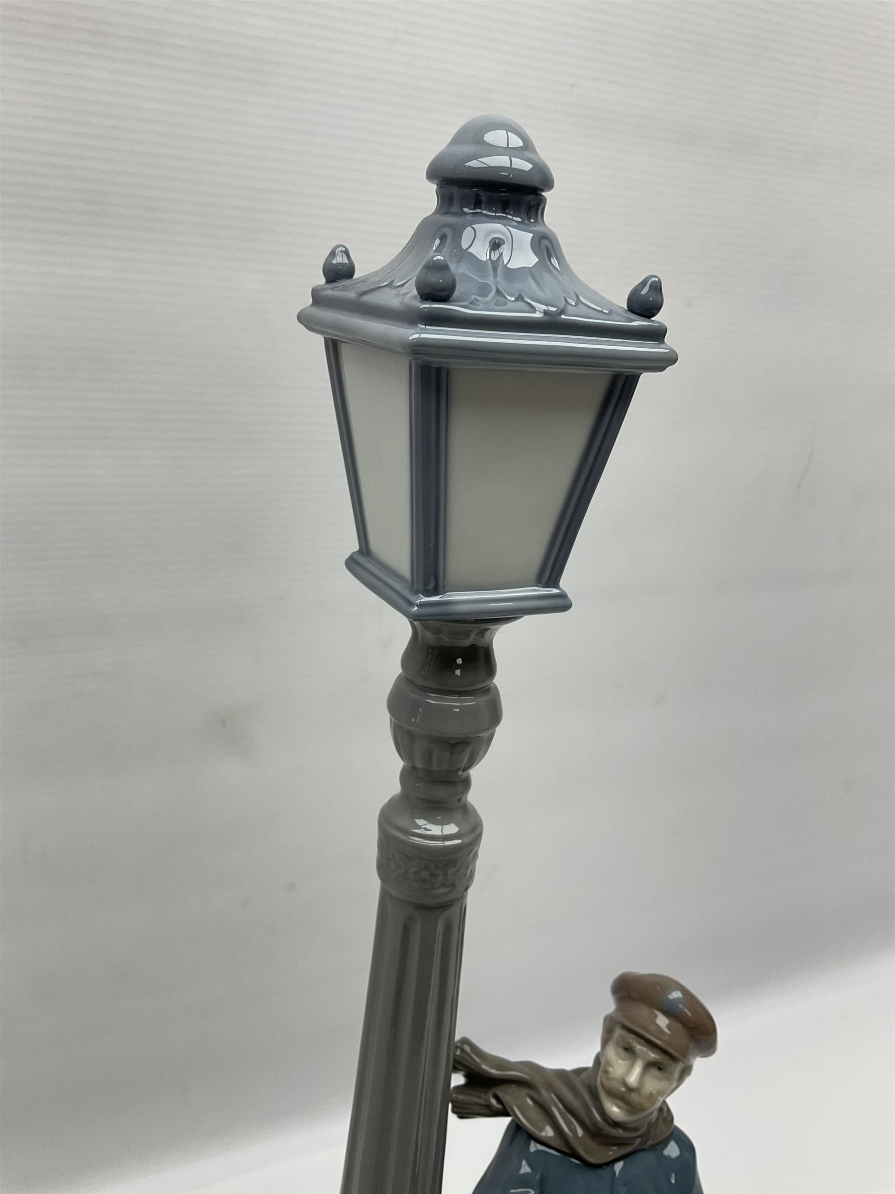 Lladro figure, The Lamp Lighter no 5205, with original box H47cm