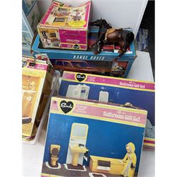 Quantity of Sindy toys to include ‘Sindy’s House’, ‘Magic Cooker’ and ‘Bathroom Gift Set’, ‘Range Rover’ all boxed, quantity of other Sindy toys, accessories and dolls, some boxed etc