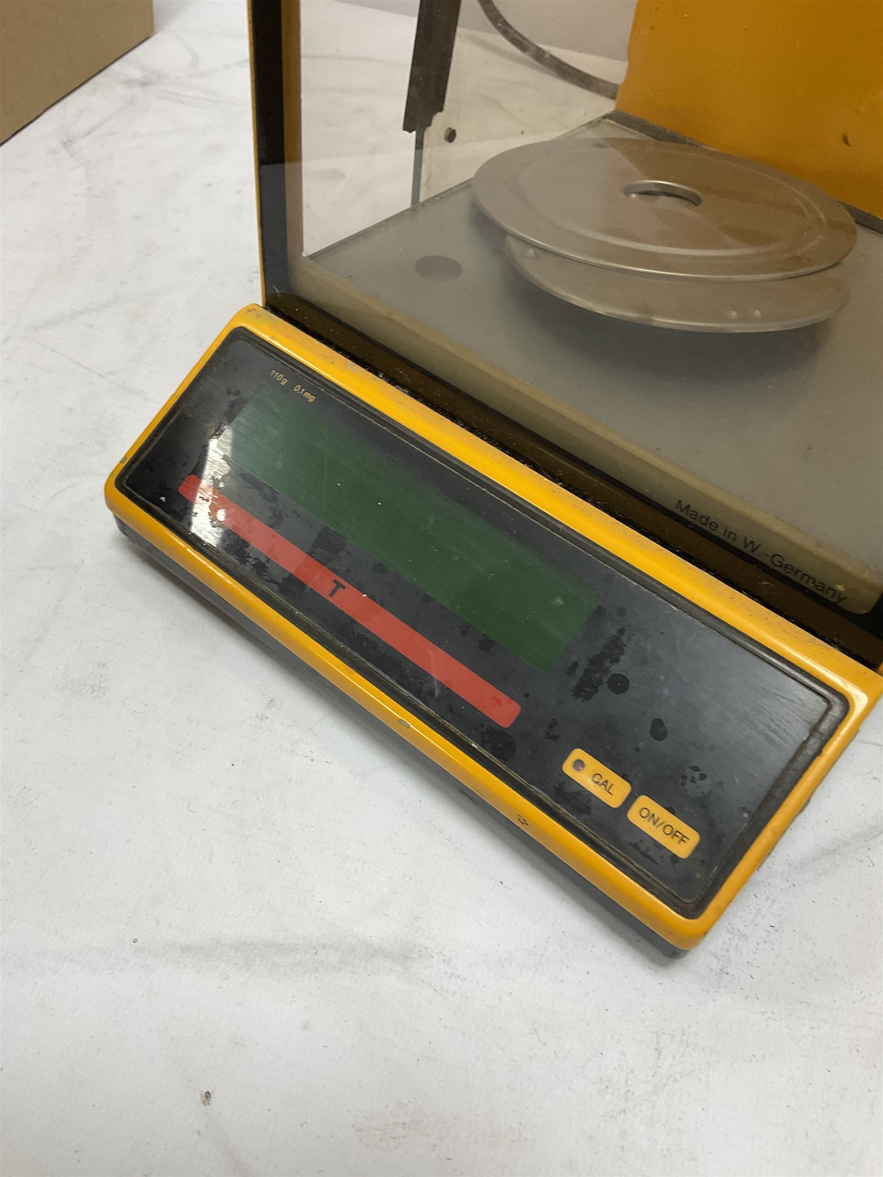 Sartorius electronic lab scales, with power cable (untested), H28cm