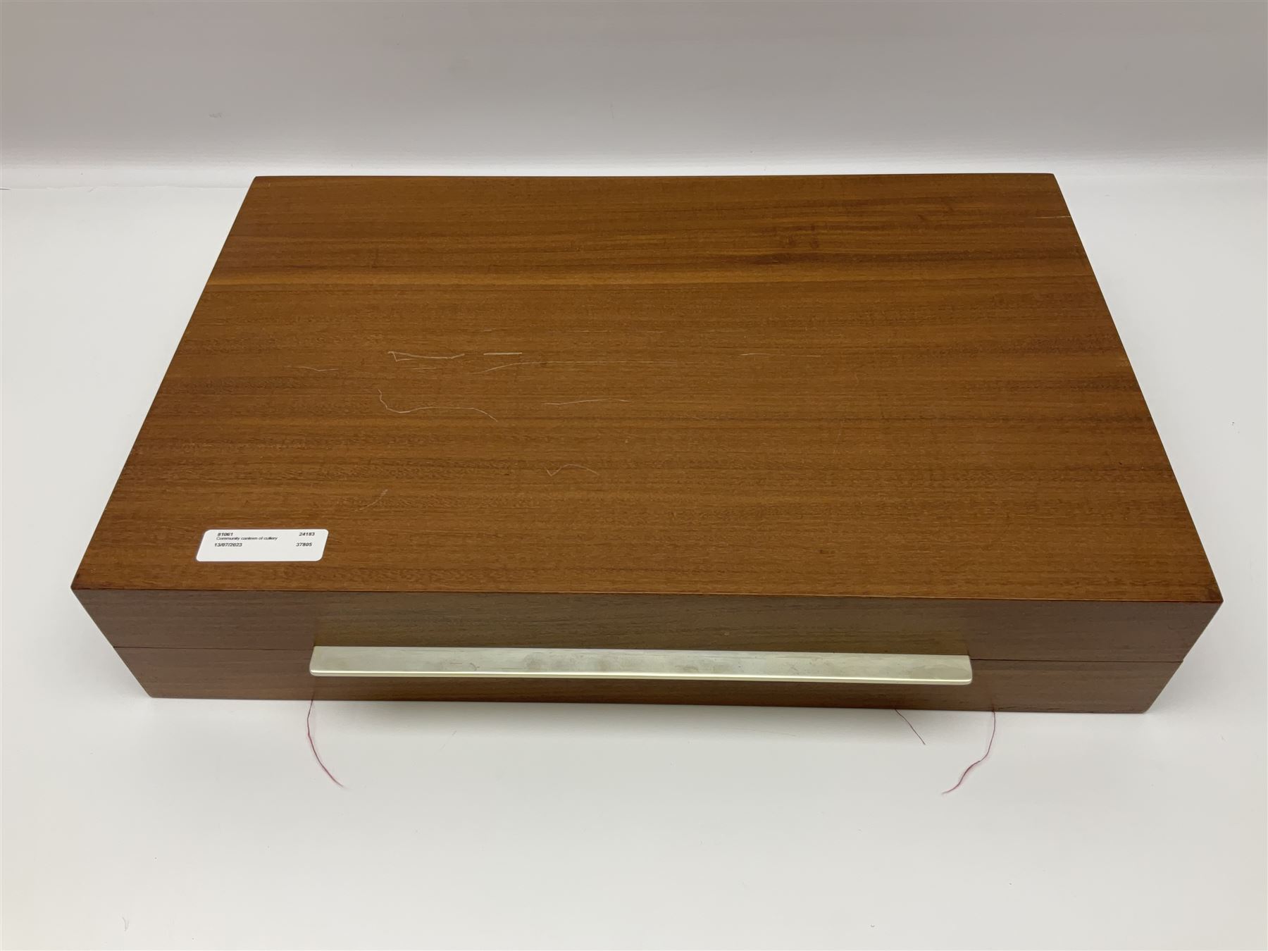 Cased canteen of Oneida Community silver plate cutlery