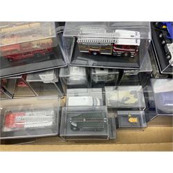 Thirty-two Oxford die-cast models including a Haulage Company Norfolkline limited editon model, lorries, fire engines etc (32) 