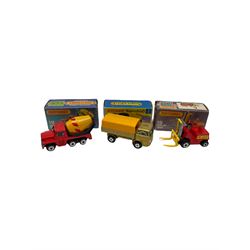 Matchbox/Superfast - eleven '1-75' series models comprising 1e Mercedes Truck, 1g Dodge Challenger, 2g S-2 Jet, 5g US Mail Truck, 6e Mercedes 350sl Tourer, 9e AMX Javelin, 15e Fork Lift Truck, 17f Londoner Bus, 18f Hondarora, 19f Cement Truck and 21f Renault 5TL; all boxed (11)