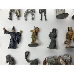Citadel Miniatures; Games Workshop Dungeon Adventurers starter set in original box, with further associated miniatures 