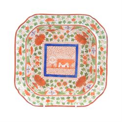 19th century Minton dish, in Crazy Cow pattern, D24cm