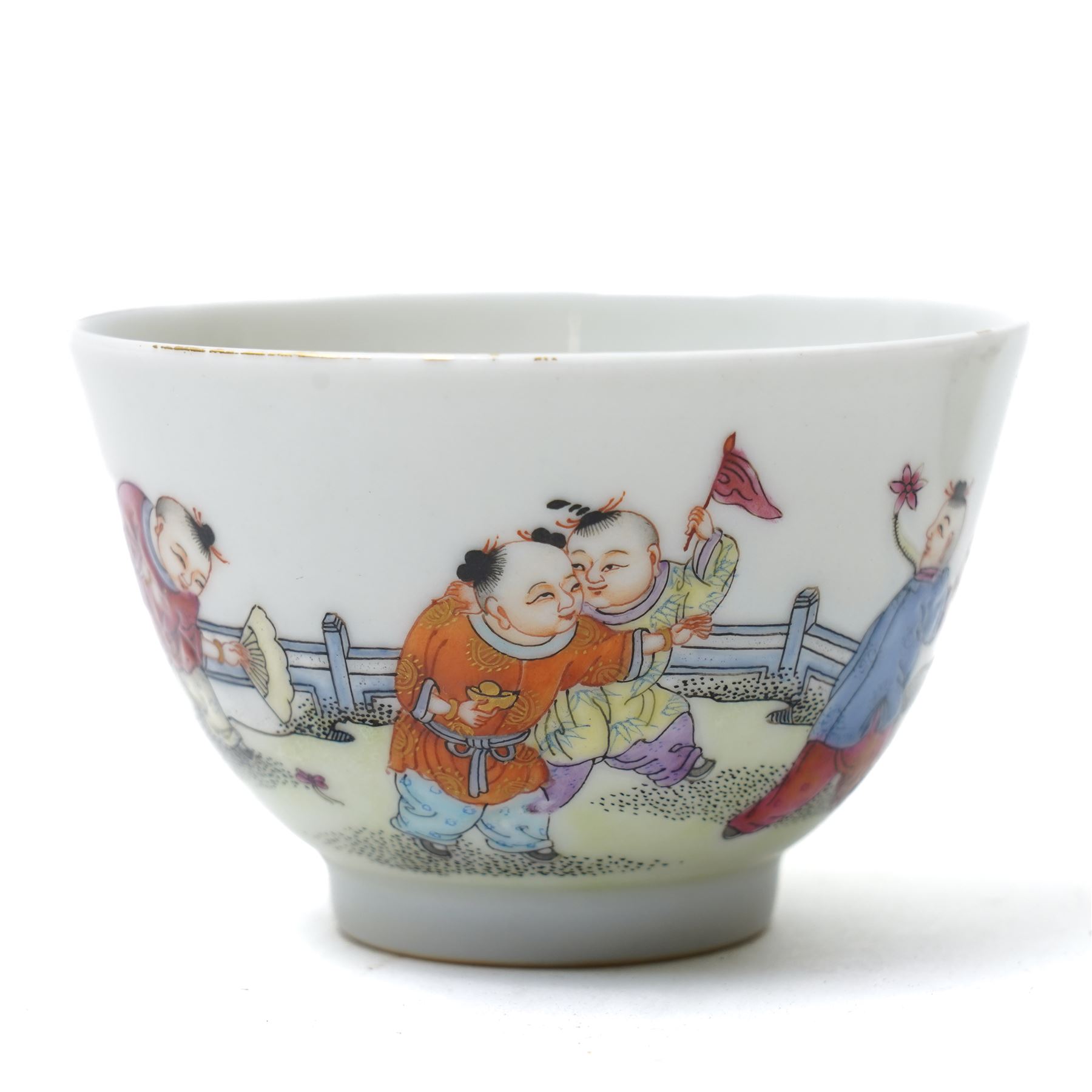 Pair of Yongzheng style tea bowls, decorated with boys playing with birds and butterflies, apocryphal six character mark within blue square to base, H4.5cm