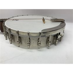 Deering seventeen-fret tenor banjo with cast metal body, serial no.H275, L79cm overall; in fitted hard carrying case