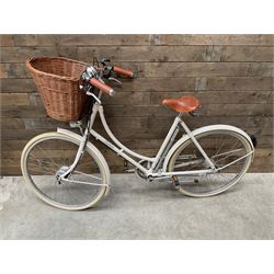 Pashley ladies town bicycle with Brookes leather saddle seat