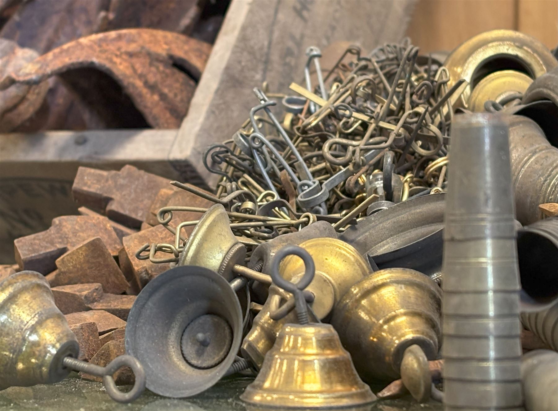 Quantity of early 20th century brass light fitting parts, together with brass walking stick ferals, brass headed nails, wrought iron acanthus leaf brackets etc.  - COLLECTION BY APPOINTMENT FROM: The White House, Thirsk Road, Easingwold, York, YO61 3NF - CALL 01723 507111 TO ARRANGE