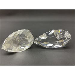 Fourteen Swarovski Crystal bird figures, to include toucan, mandarin duck, swans, parrot, cranes etc 