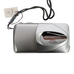 Five Olympus compact digital cameras, comprising Superzoom 800S, Camedia C-450 Zoom, Superzoom 160, XA3 and a boxed Camedia C-100