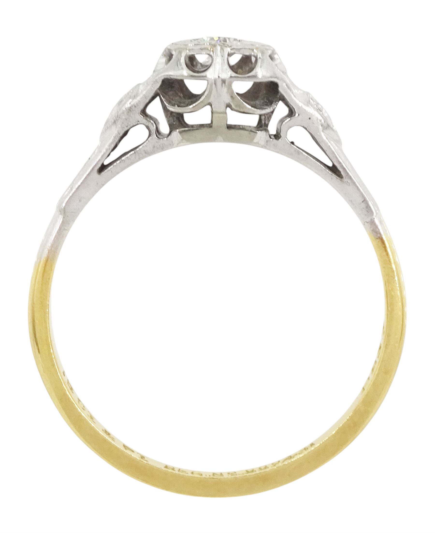 Single stone round brilliant cut diamond, heart shaped ring, stamped 18ct Plat