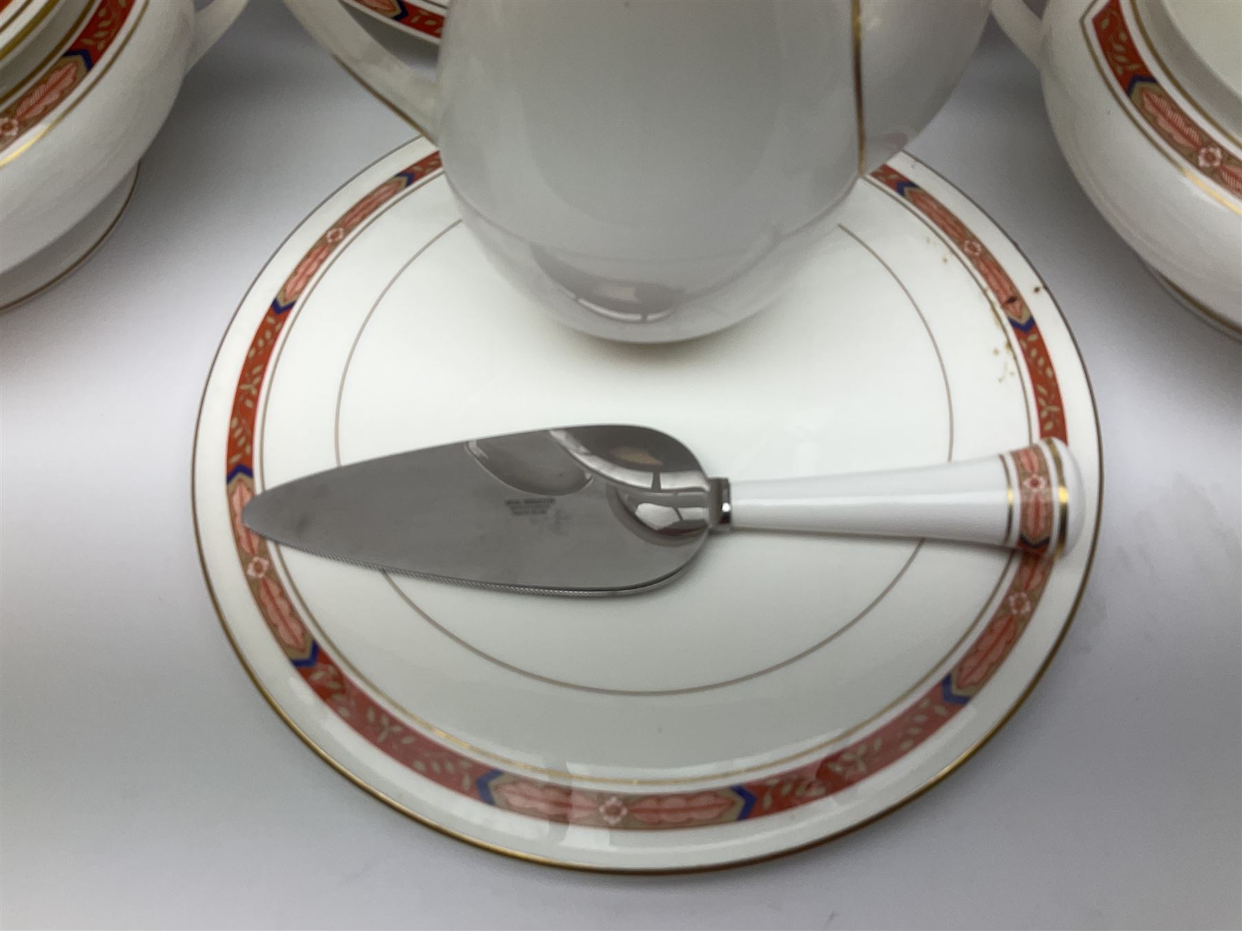 Royal Worcester Beaufort pattern tea and dinner wares, including seven dinner plates, eight side plates, thirteen dessert plates, six bowls, eight soup bowls, sauce boat on stand, cake plate, covered tureen, coffee pot, milk jug etc (51) 