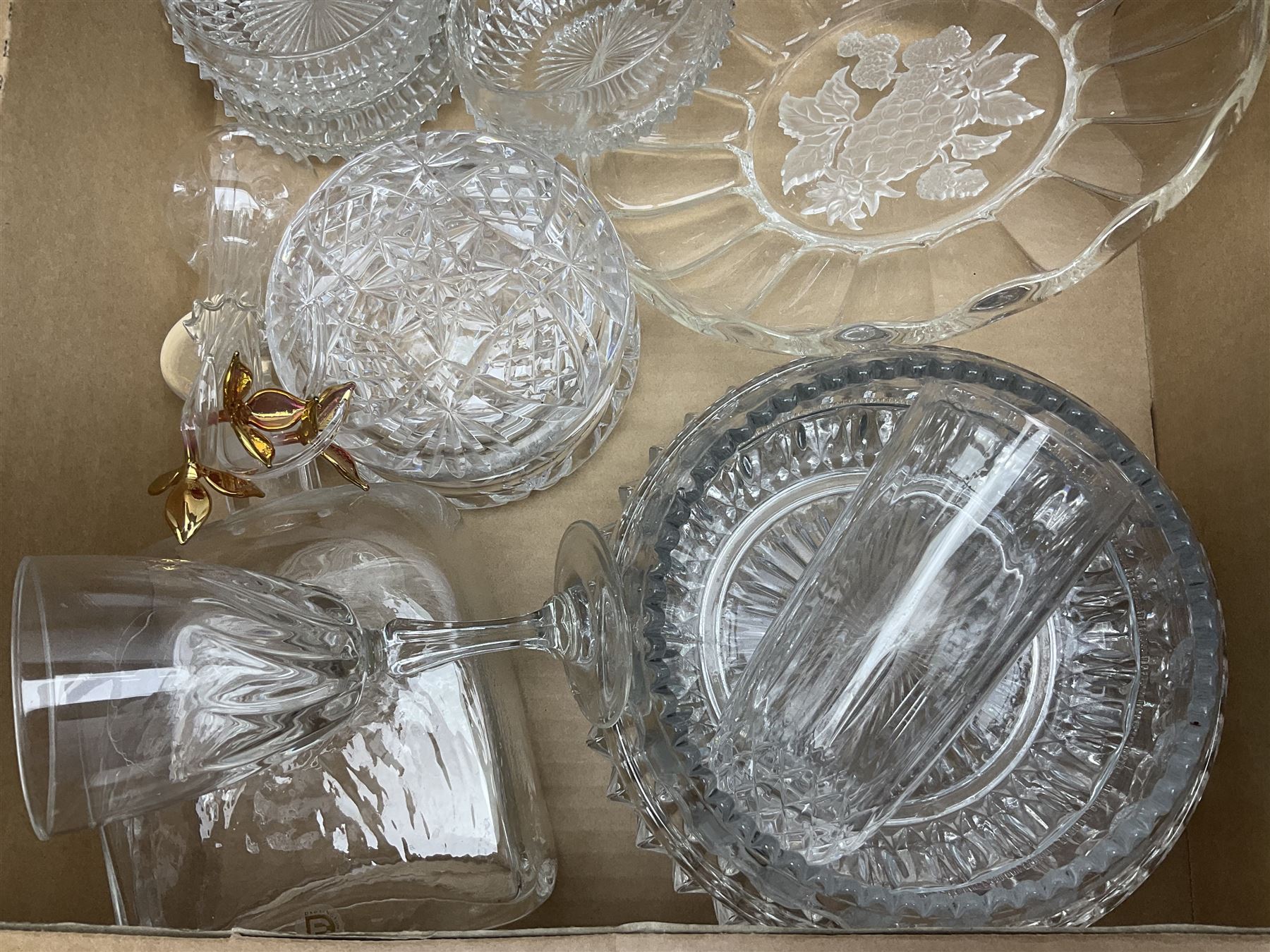 Large quantity of glassware to include Dartington decanter, boxed Caithness Maydance paperweight, mid-century drinking glasses, Murano style figure of a bird, cranberry glass etc