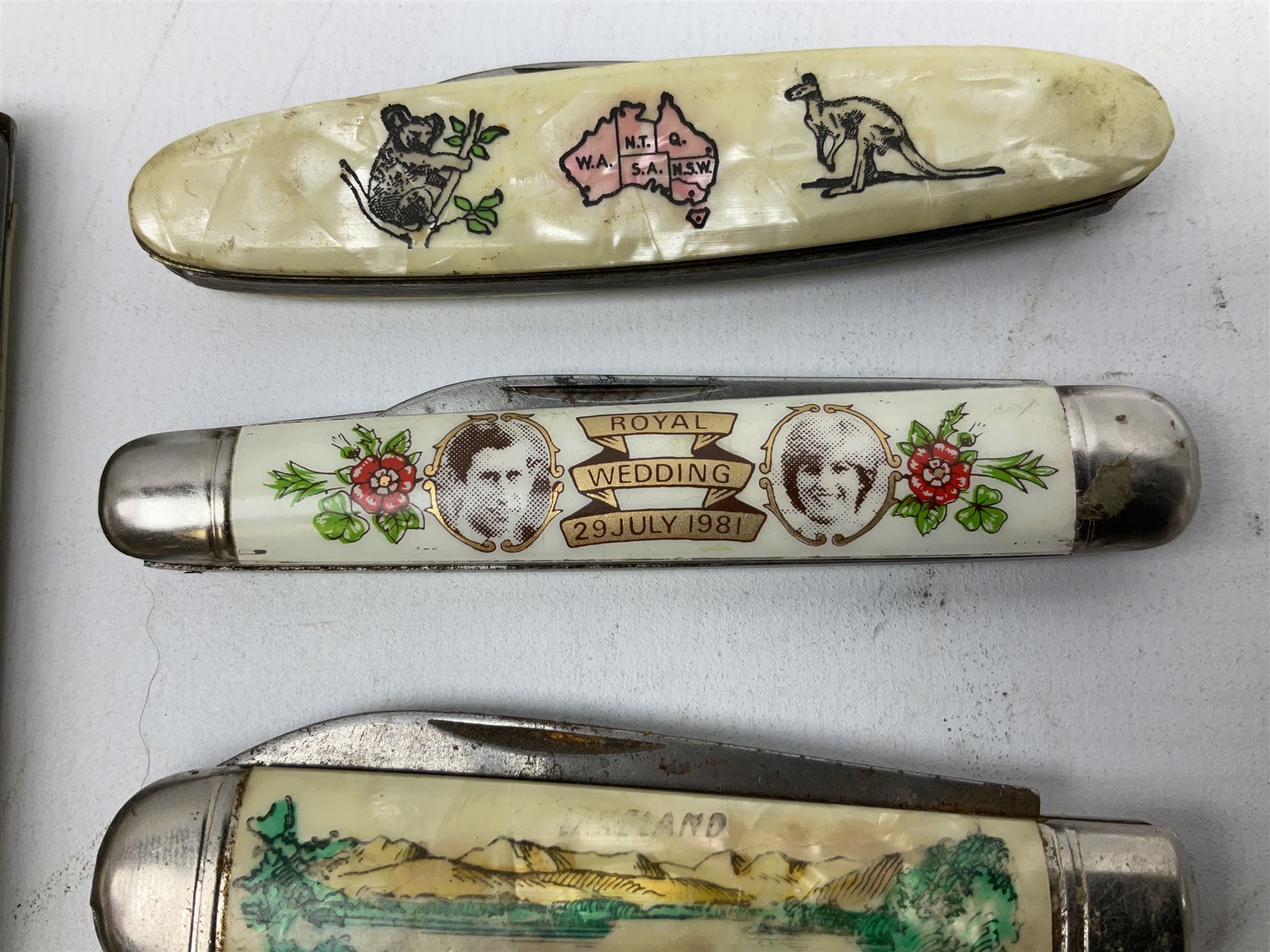 Eighteen pocket knives including examples by Richards of Sheffield, knife  commemorating the Royal Wedding 29th July 1981 etc