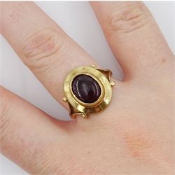 9ct gold single stone cabochon garnet ring, Birmingham 1979
