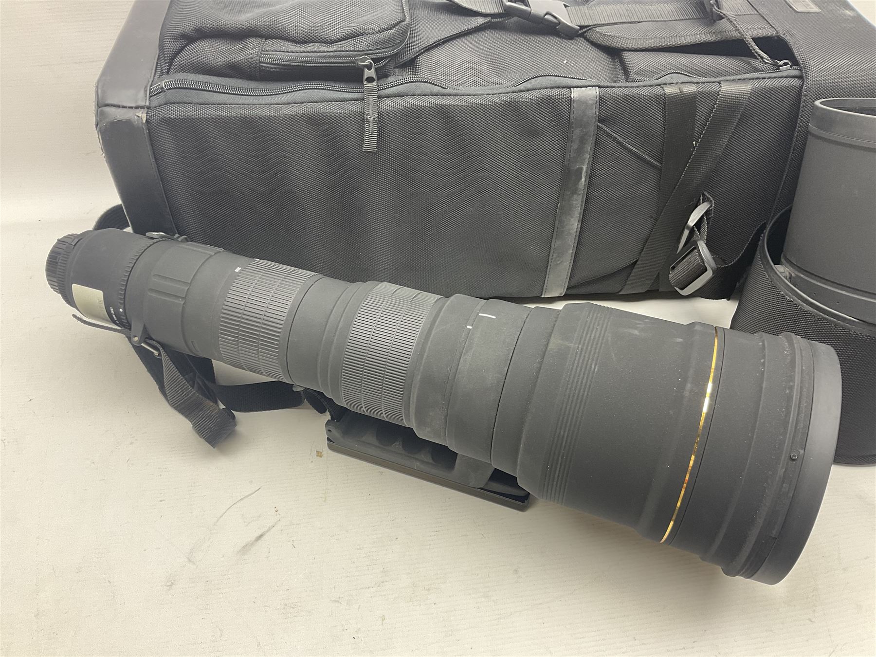 Sigma '300-800mm 1:5.6 APO EX DG Hyper Sonic Motor' lens with Nikon fitting, serial no 1543902, with case 