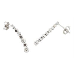 Pair of 18ct white gold round brilliant cut diamond stud earrings, Sheffield 2002, total diamond weight approx 0.25 carat