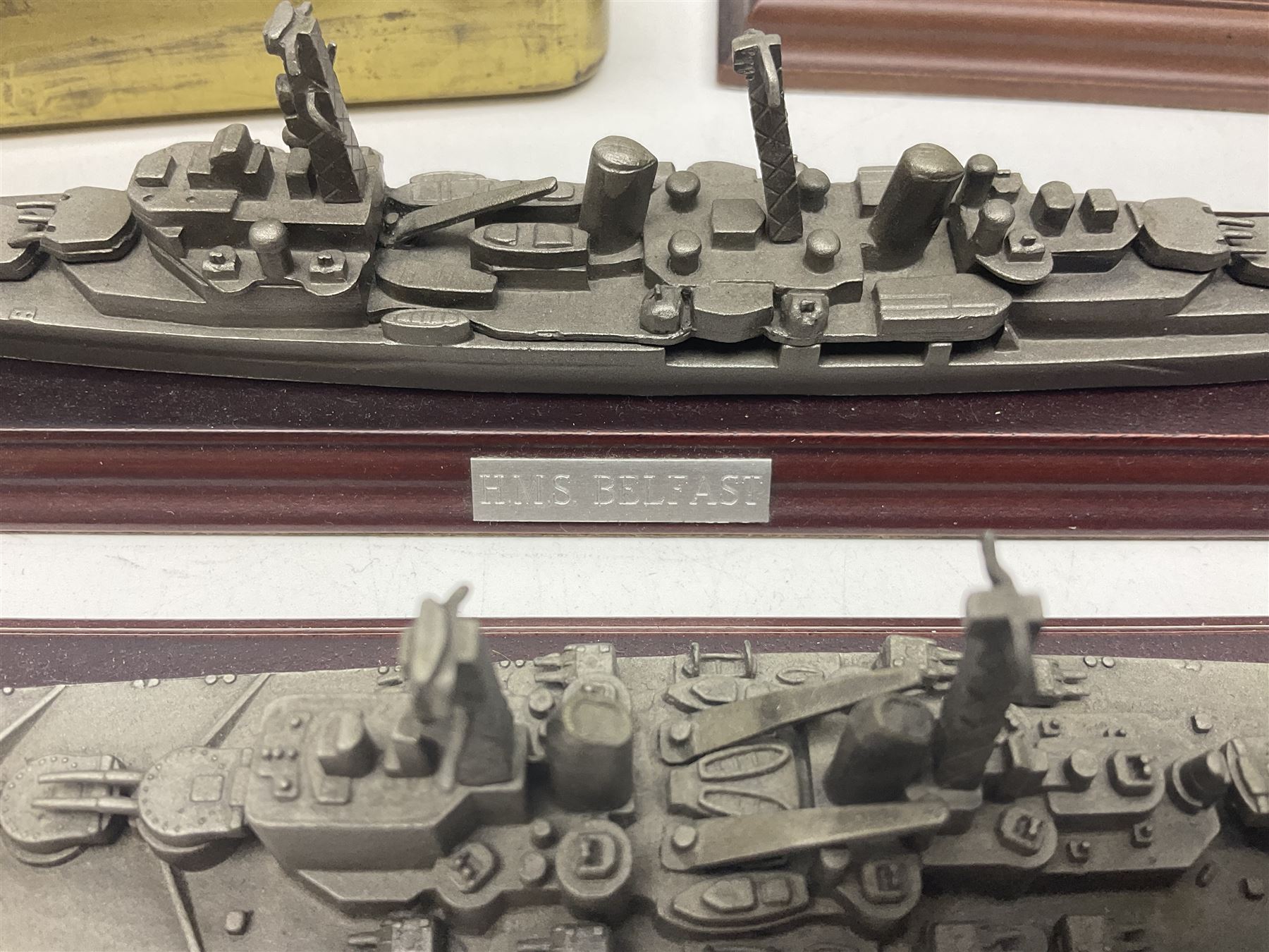 Queen Mary 1914 tin and five pewter figure by English Miniatures 