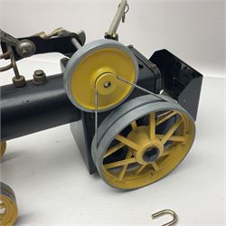 Mamod steam traction engine with log wagon and load, finished in black and yellow, with burner, total L60cm; and MSS live steam 0-4-0 tank locomotive on track section (4)