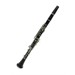 American Vito Reso-Tone 3 clarinet, serial noB75523; in fitted carrying case 