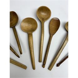 Group of beech and sycamore Welsh Cowl and other spoons, largest example L21.5cm