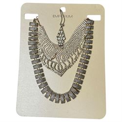 9ct gold cameo pendant and a collection of costume jewellery