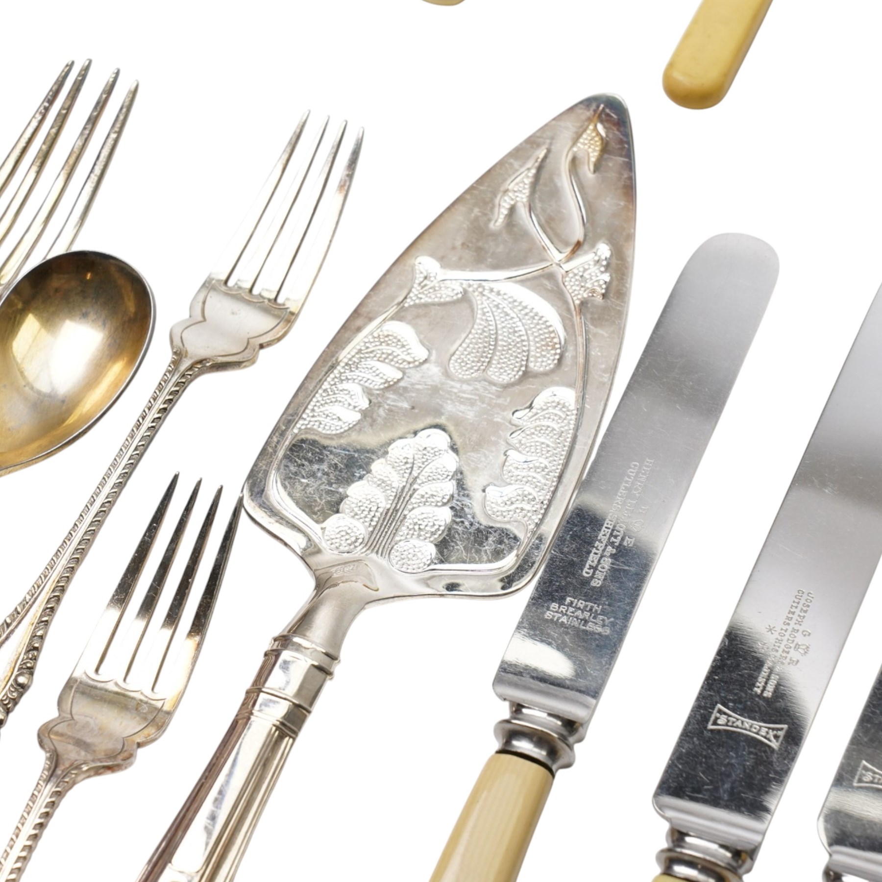 Small amount of silver plated and other cutlery