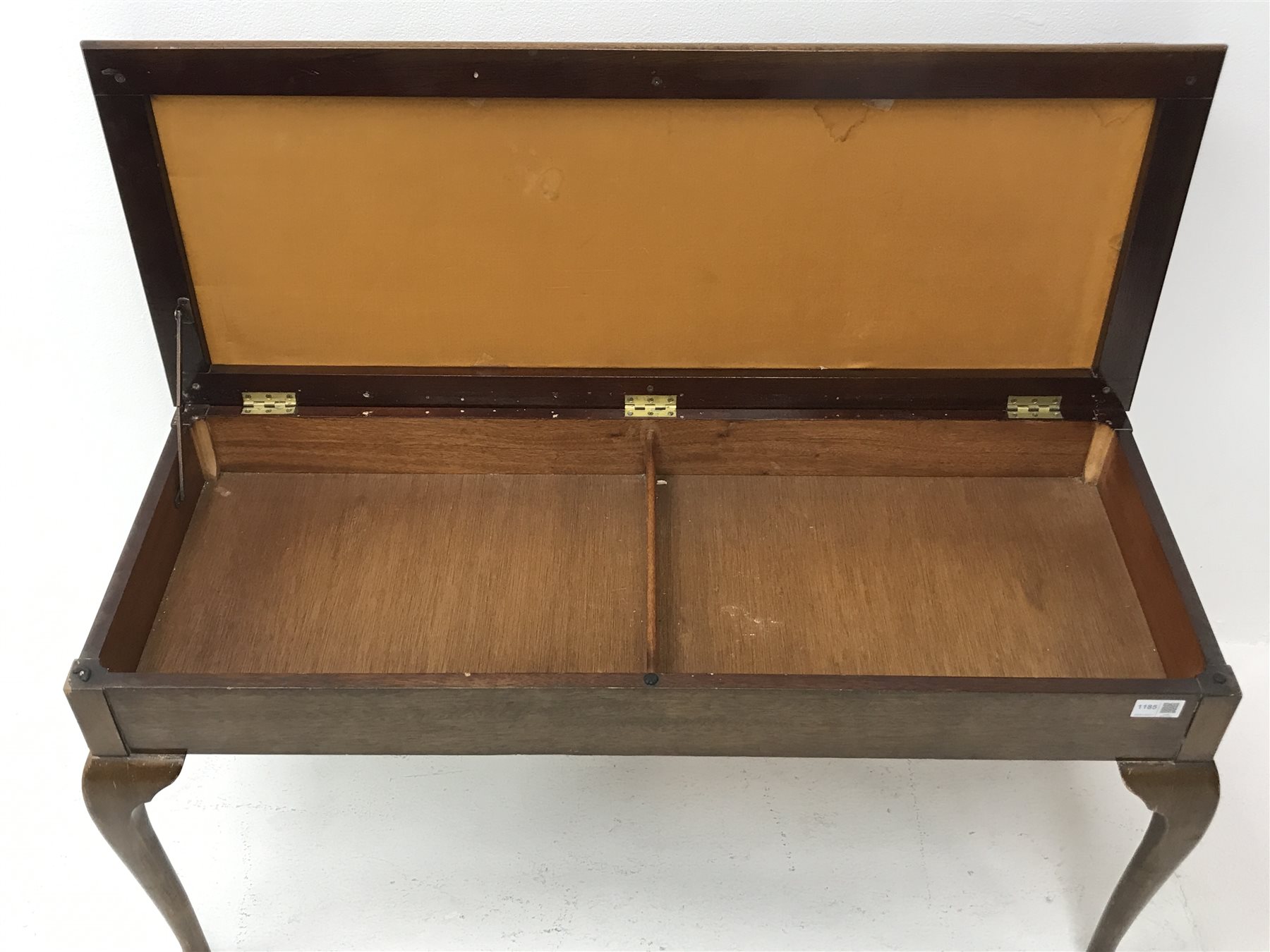 Early 20th century mahogany duet piano stool, upholstered hinged seat enclosing storage compartment, on cabriole supports, W95cm, H52cm, D38cm