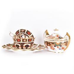 Royal Crown Derby 1128 Old Imari pattern, teacup and saucer, plate with fluted edge and open sucrier, together with spode twin handled sucrier