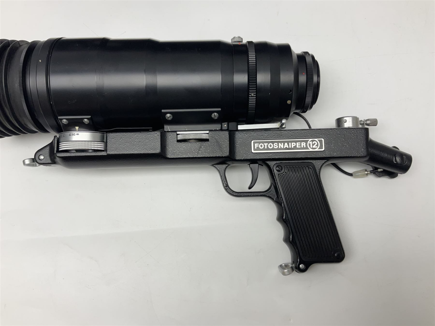 Zenit Photosniper Outfit, to include Zenit E camera body, serial no 80272217, 'Tair-3S 4.5/300' lens serial no 8508819, 'Aico 3x Converter', etc, all in a metal carry case  