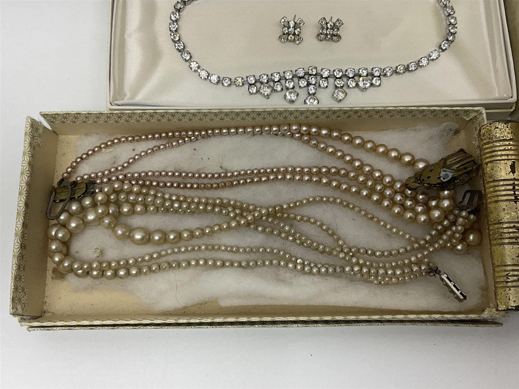 9ct gold and silver paste stone set ring, 9ct gold oddments and a collection of costume jewellery