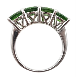 9ct white gold two row green tourmaline ring, hallmarked
[image code: 4mc]