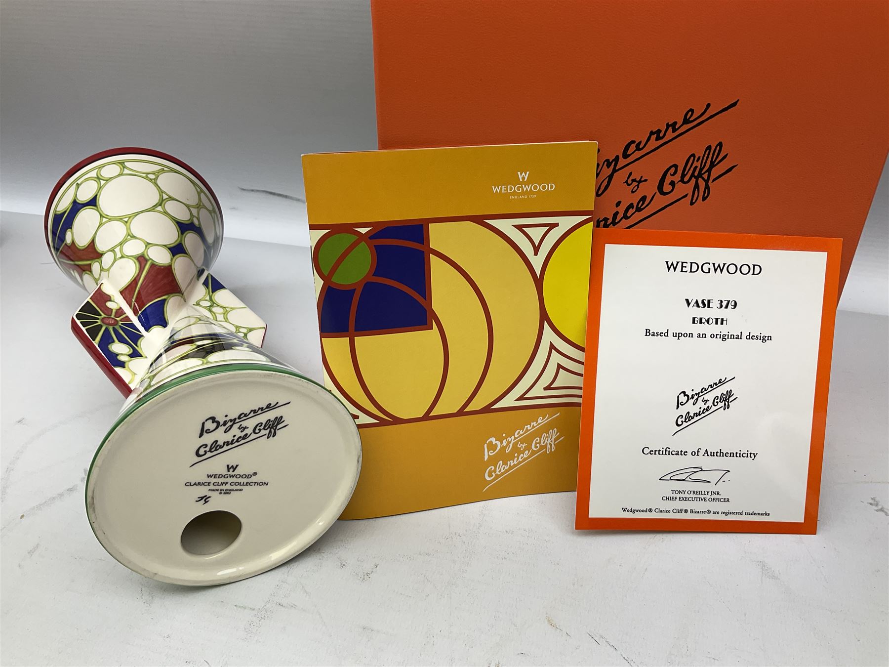 Wedgwood Clarice Cliff 'Yo-Yo' vase in the 'Broth' pattern