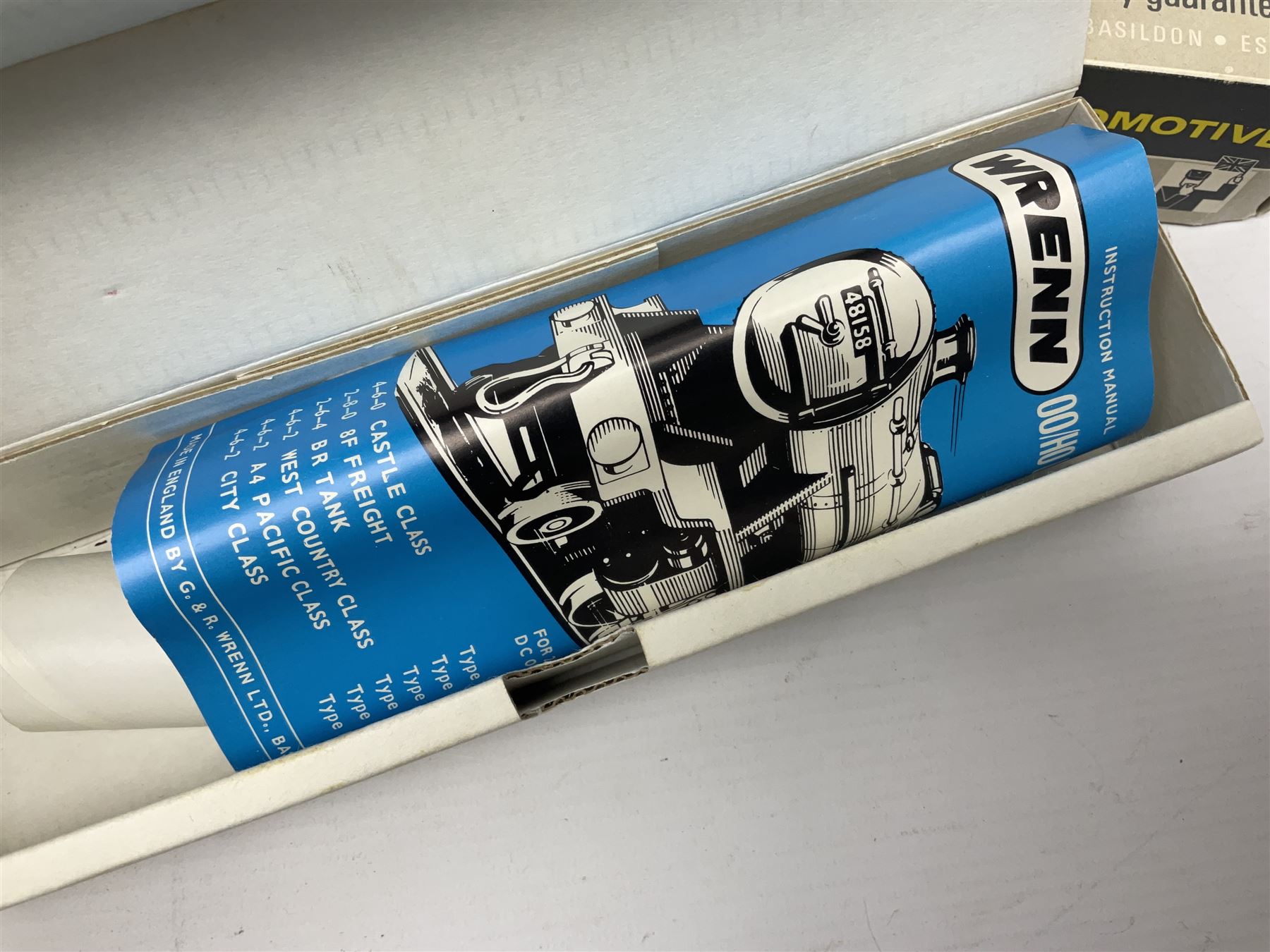Wrenn '00' gauge - three 4MT Standard 2-6-4 tank locomotives - No.2679 LMS Lined Maroon; boxed with instructions; No.8230 in GWR Green; and No.80033 in BR Lined Black; both in associated Wrenn boxes (3)