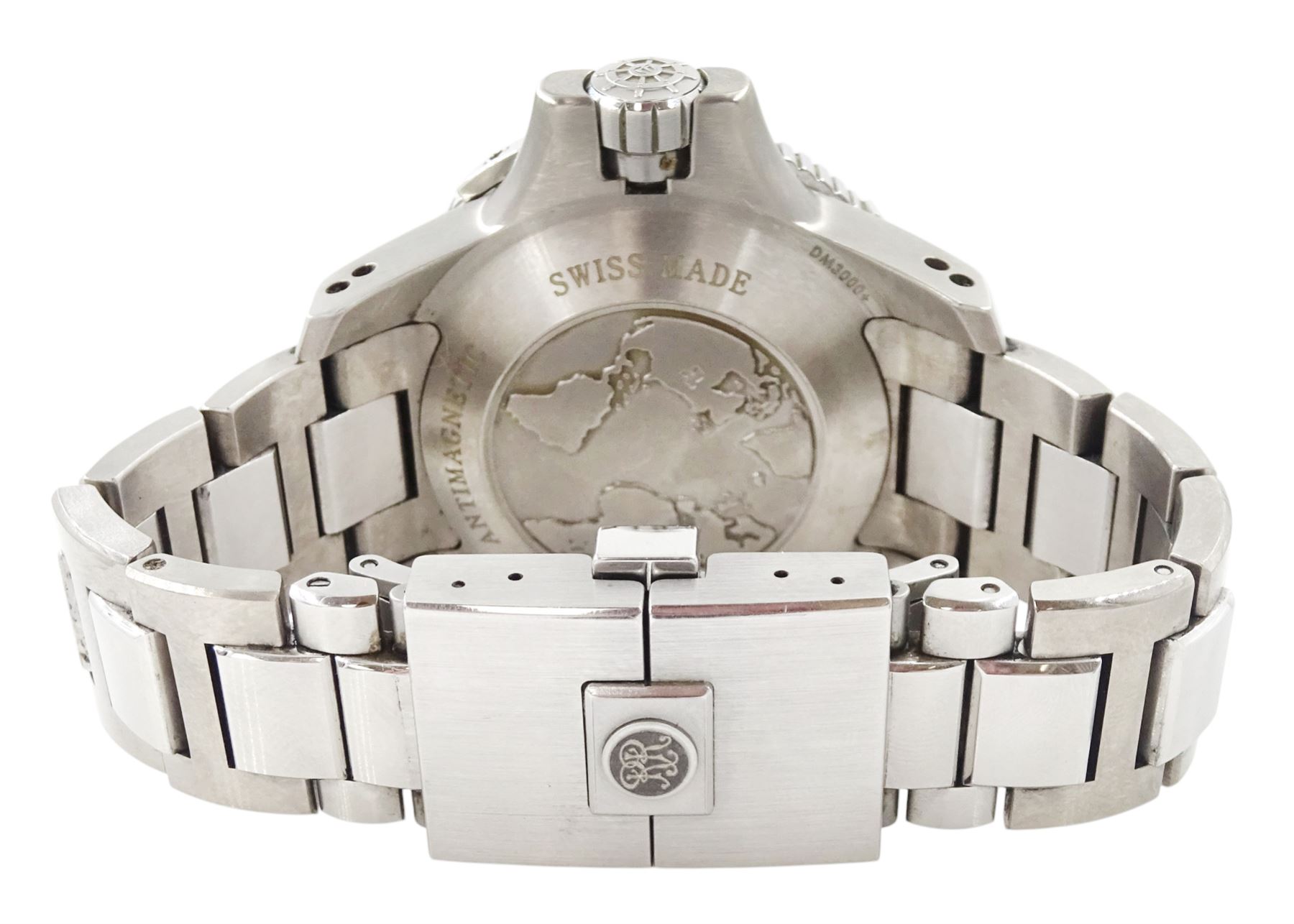 Ball Engineer Hydrocarbon Deepquest gentleman's titanium automatic chronometer wristwatch, Ref. DM3000A-SCJ-BK, black dial with baton hour markers, date aperture and unidirectional rotating bezel, on titanium and stainless steel bracelet, boxed with additional links and warranty certificate dated 2019