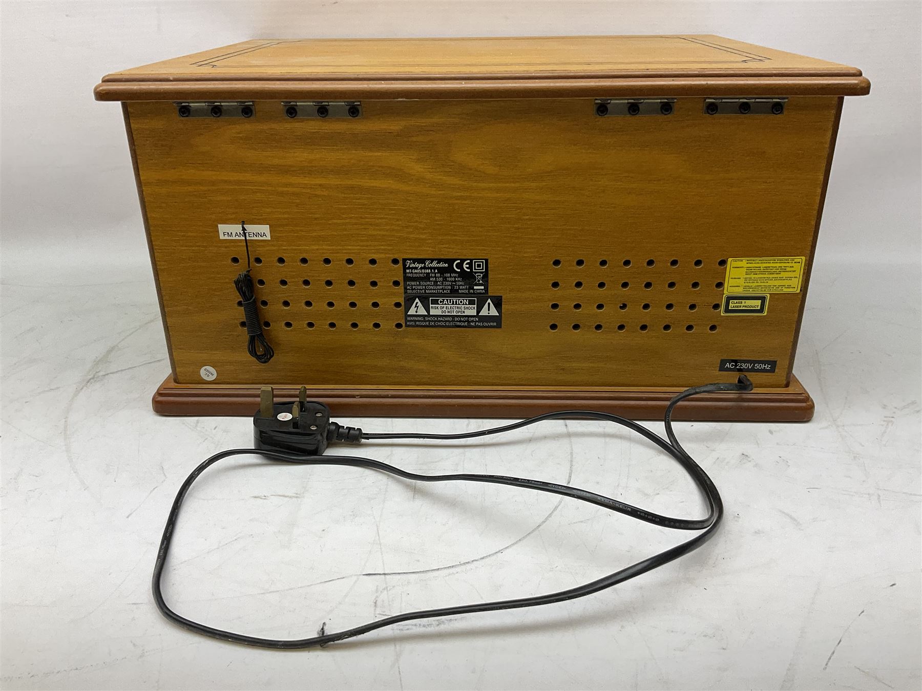 Vintage Collection Gramophone, model MT-GA05, record CD tape player AM/FM radio, W47cm H24cm 