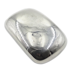 Edwardian silver curved tobacco/snuff box Deakin & Francis Ltd Birmingham 1902, L8.5cm, approx 2.5oz