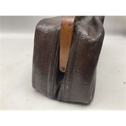 Small leather Portmanteau gentleman’s travelling toilet bag