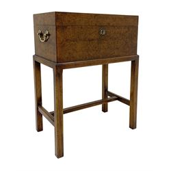 Late 20th century pollard oak casket on stand, the removable rectangular box enclosed by lid with boxwood stringing, plain interior, the stand with moulded top edge and square supports connected by stretchers