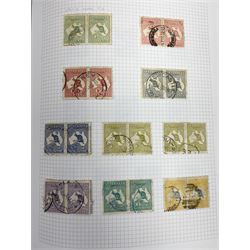 Australia 1913 and later stamps, including used and unused examples, postage due stamps, Queen Elizabeth II issues etc, housed in 'The Utile Hinged Leaf Album'