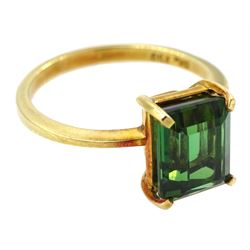 18ct gold single stone emerald cut green tourmaline, stamped 750