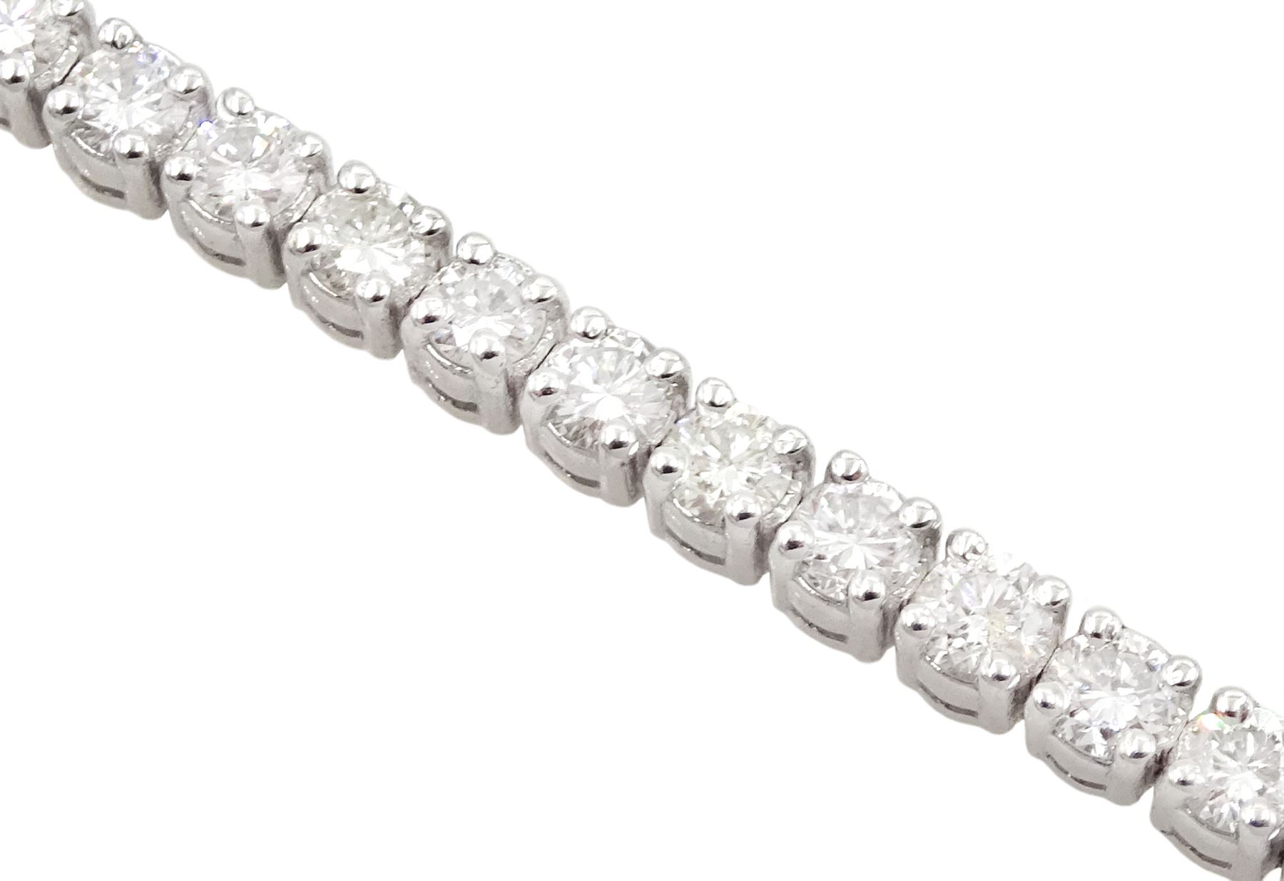 18ct white gold round brilliant cut diamond bracelet, stamped 750, total diamond weight approx 3.00 carat