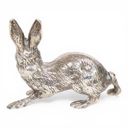 Victorian silver novelty pepperette, naturalistically modelled as a hare, hallmarked Thomas Johnson II, London 1885, L6cm
