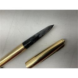 9ct gold propelling pencil with engine turned decoration and vacant cartouche, by S J Rose & Son, stamped 375, L12cm, together with a Parker 12ct rolled gold fountain pen, and two rose gold engine turned propelling pencils to include a rose gold example