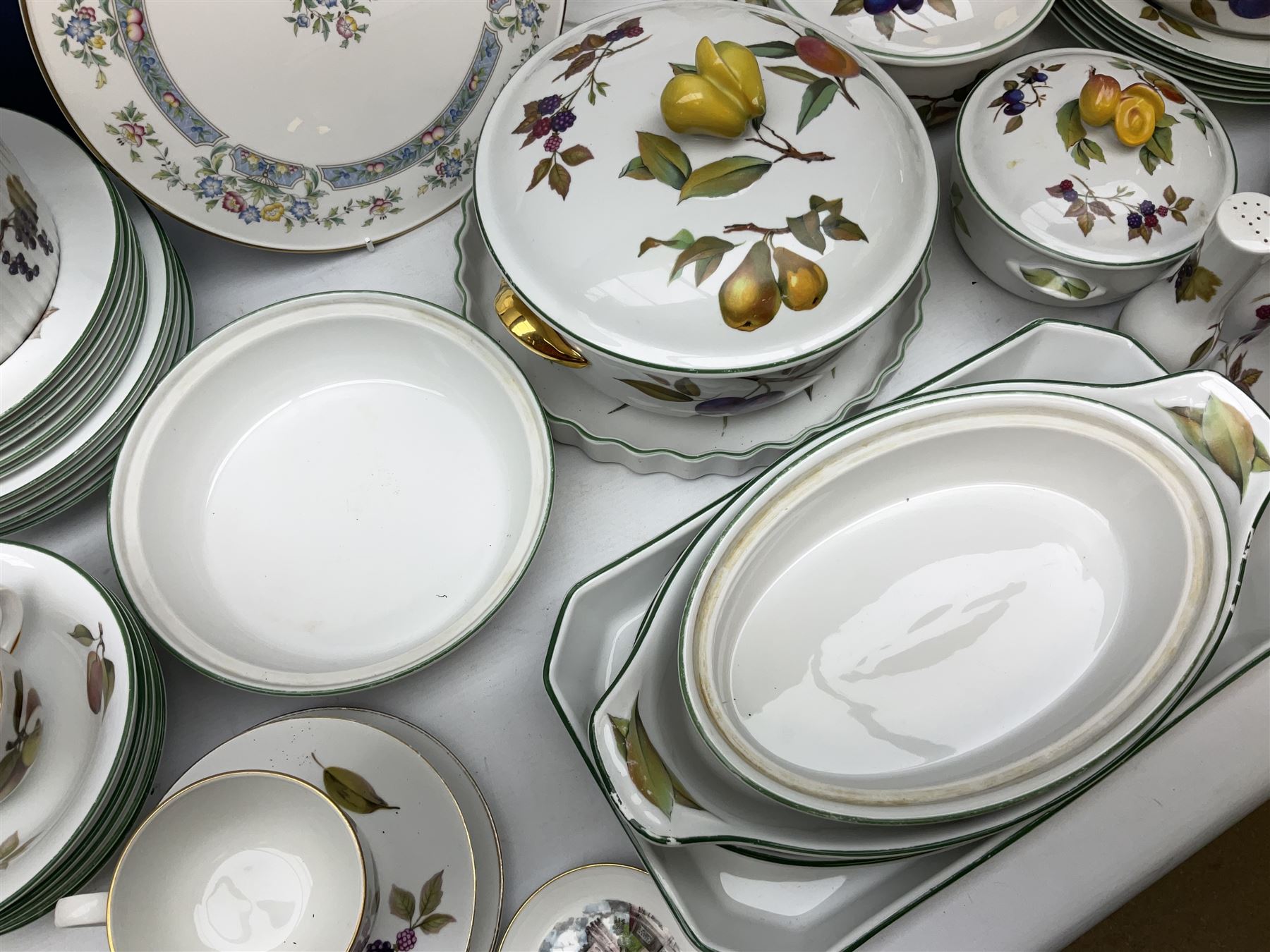 Group of Royal Worcester Evesham pattern tea and dinner wares, to include lidded tureens, dinner plates, tea cups and saucers, bowls, quiche dish, salt and pepper shakers, together with other Royal Worcester ceramics to include 'Mayfield' pattern boxed serving plate etc (56 pcs approx)